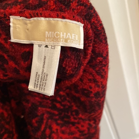 Micheal Kors Printed Scarf - Picture 4 of 4